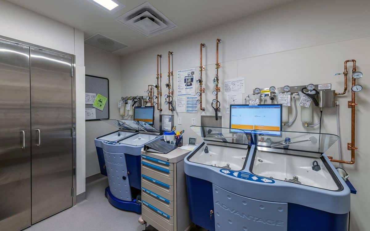 A room full of medical equipment in a hospital.